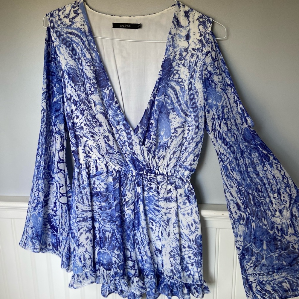 Patterned Romper - Blue and White!